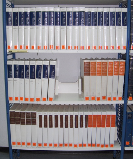 L'encyclopaedia Universalis à la bibliothèque