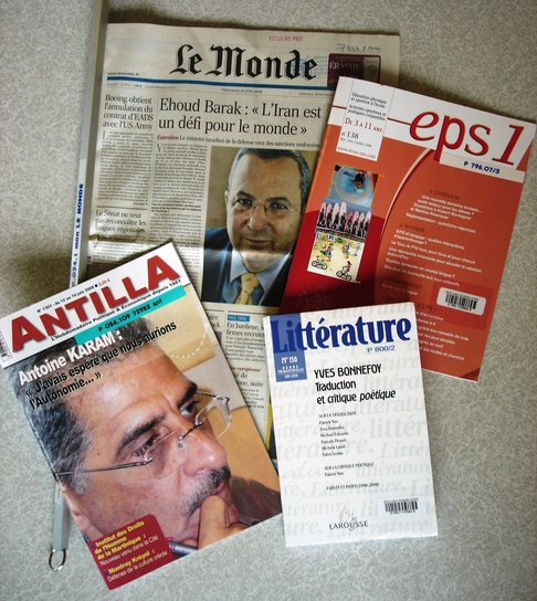 Revues de diff&eacute;rentes p&eacute;riodicit&eacute;s